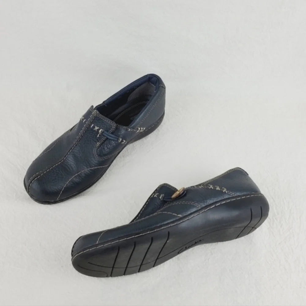 Clarks bendables blue leather flat loafers Size 7